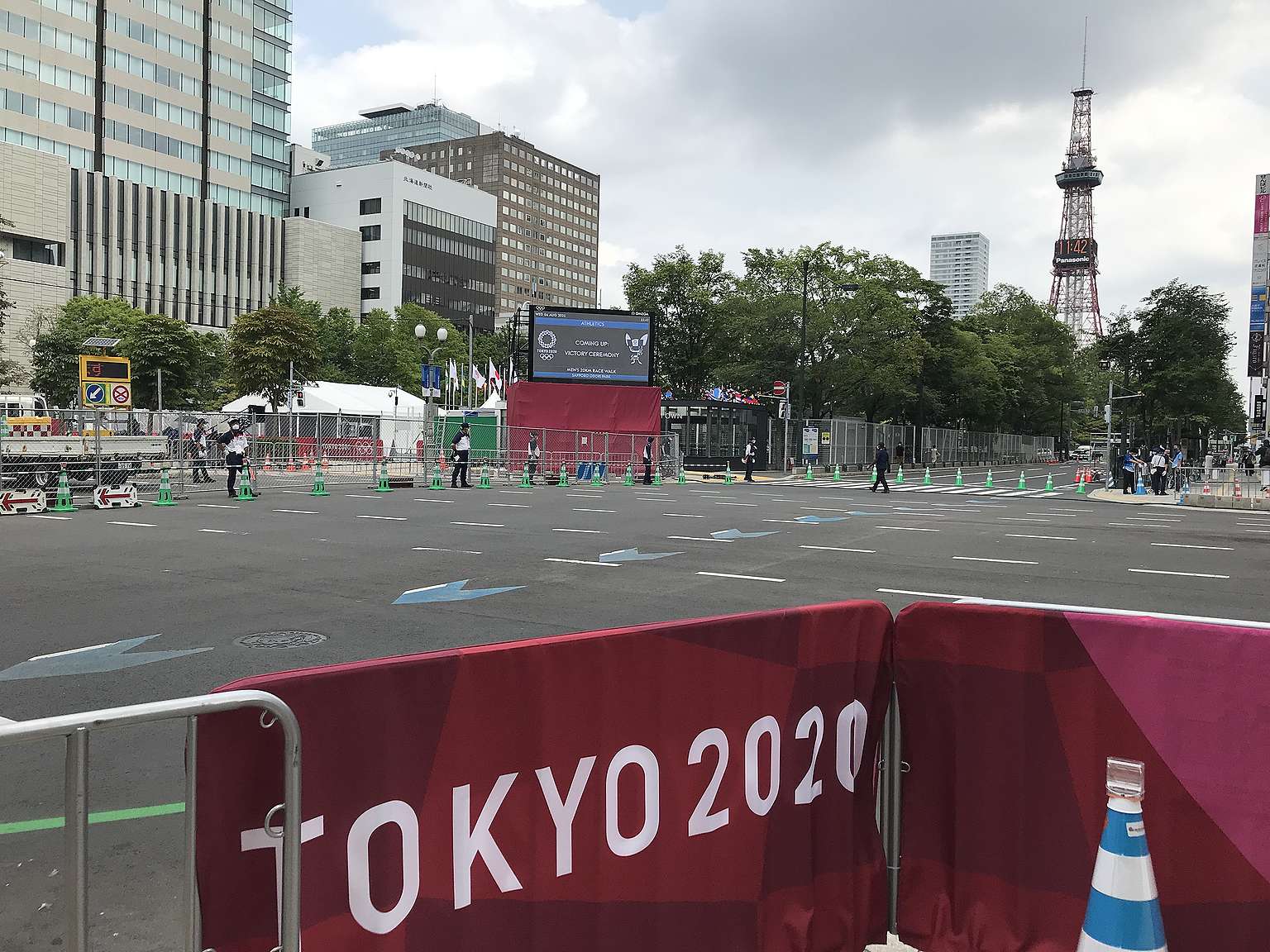 東京奧運的馬拉松賽事於北海道札幌舉行，但當地在2021年夏季出現破紀錄高溫，並連續兩週氣溫超過攝氏30度，對奧運選手帶來的影響令人關注。© Greenpeace