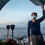 李永泰接觸漁業已約 20 年，他選擇以較友善海洋的漁法維持生計，也希望大海生態能夠永續。