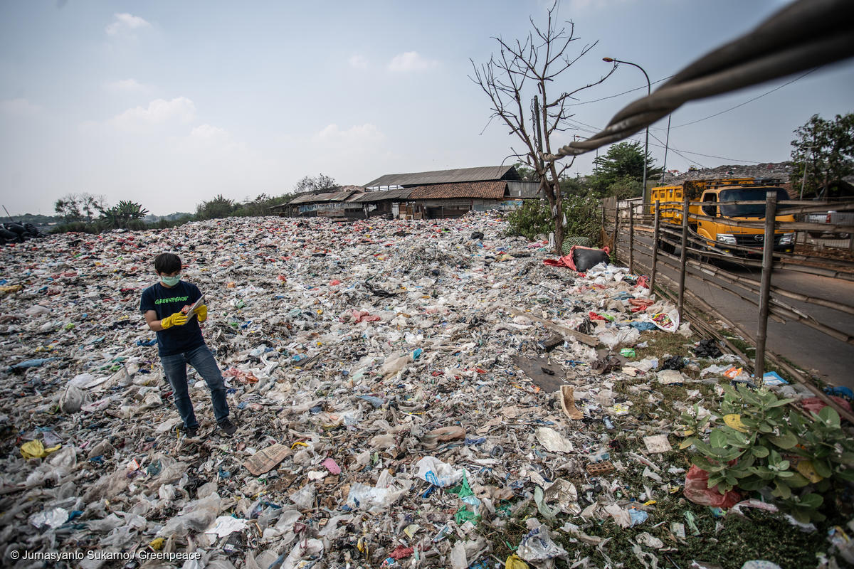 2019年，綠色和平印尼團隊針對進口塑膠垃圾展開調查。印尼已成為美國、加拿大、澳洲、歐洲等已發展國家的垃圾棄置地。