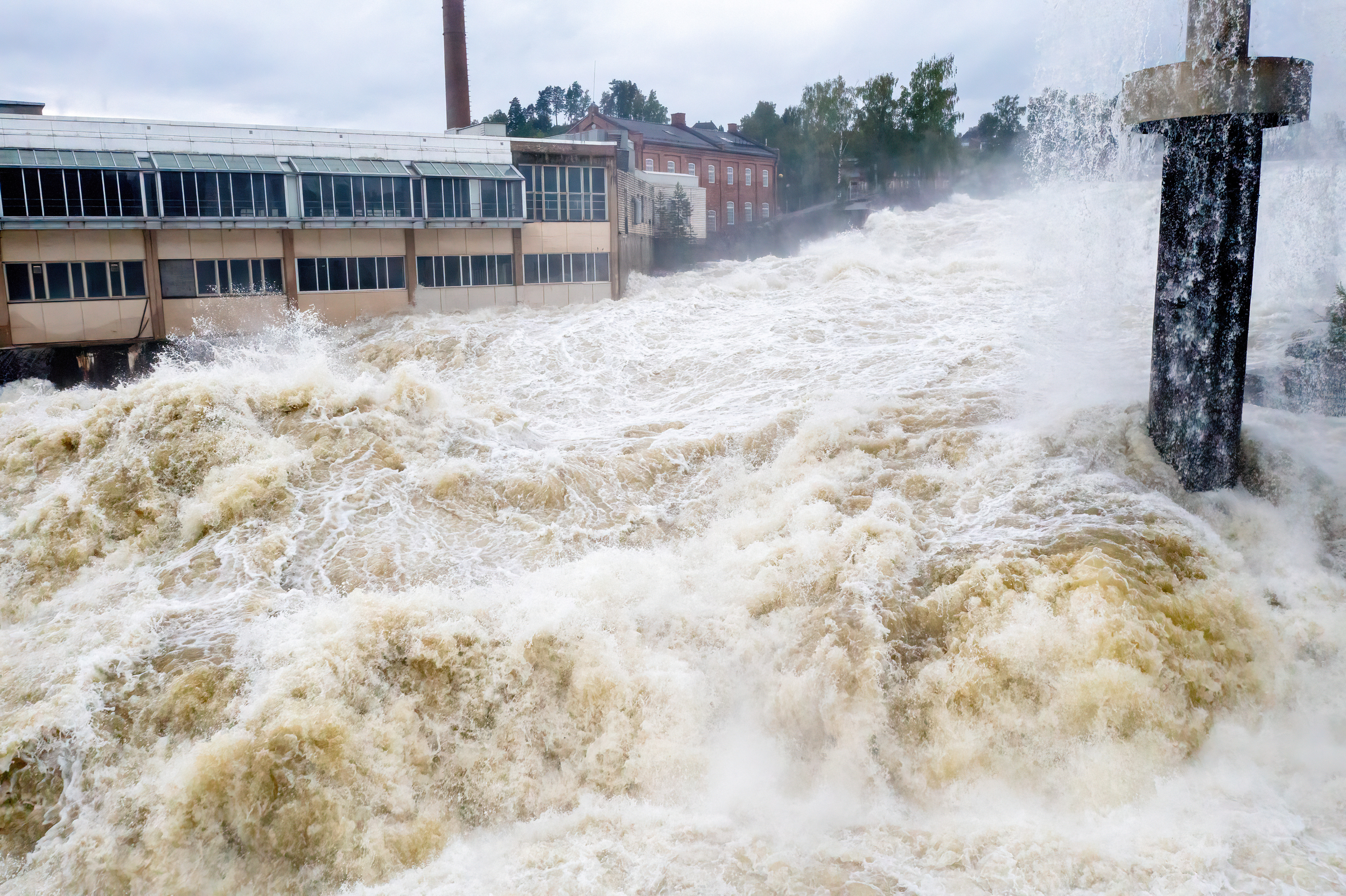 2023年8月15日，挪威遭逢嚴重水患，多處建築和建設毀損。