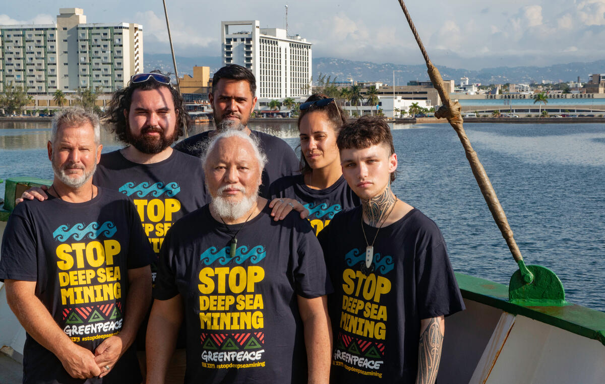 2023年3月16日，綠色和平船艦「極地曙光號」載著專案團隊與太平洋島國原住民抵達牙買加京士敦，向國際海底管理局（ISA）召開的深海採礦會議表達訴求，捍衛家園。