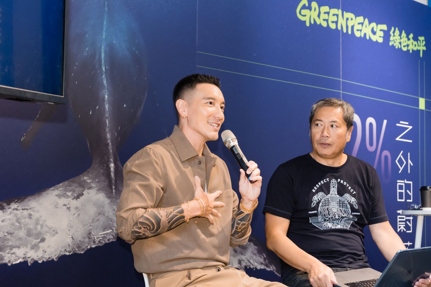 節目製作人李景白及演員王陽明，讓滿場觀眾彷彿跟著他們一起潛入了海底世界。