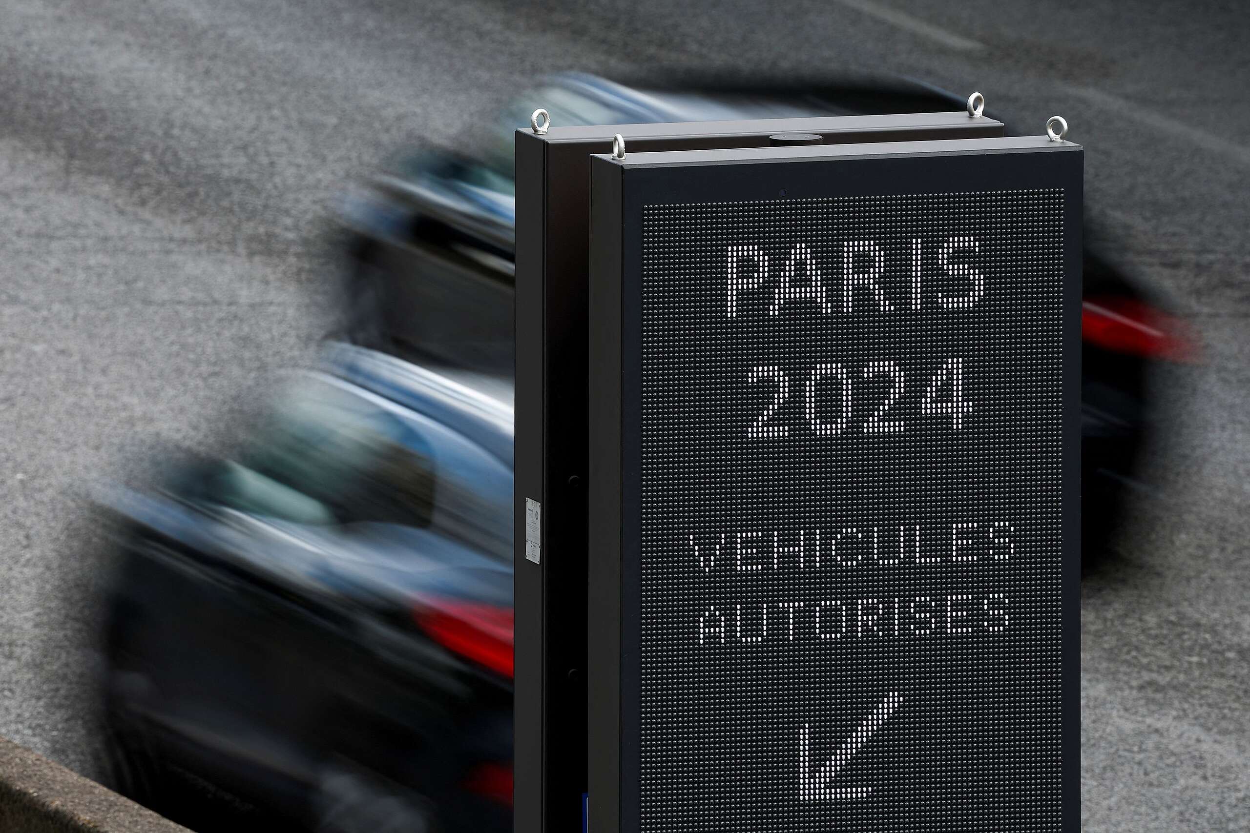 巴黎一條環狀道路設為奧運專用車道，在奧運舉辦期間提供大眾運輸使用。