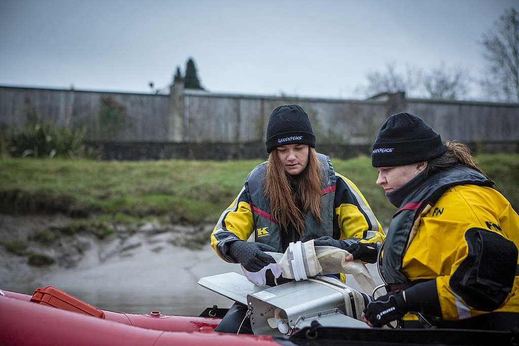 Bonnie Wright Joins Investigation into River Plastic Pollution in UK. © Will Rose / Greenpeace
