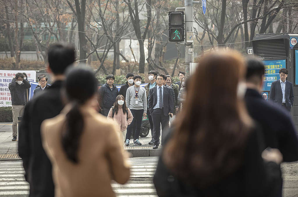 Daily Average of Ultrafine Dust in Seoul to Reach Second Highest on Record. © Soojung Do / Greenpeace