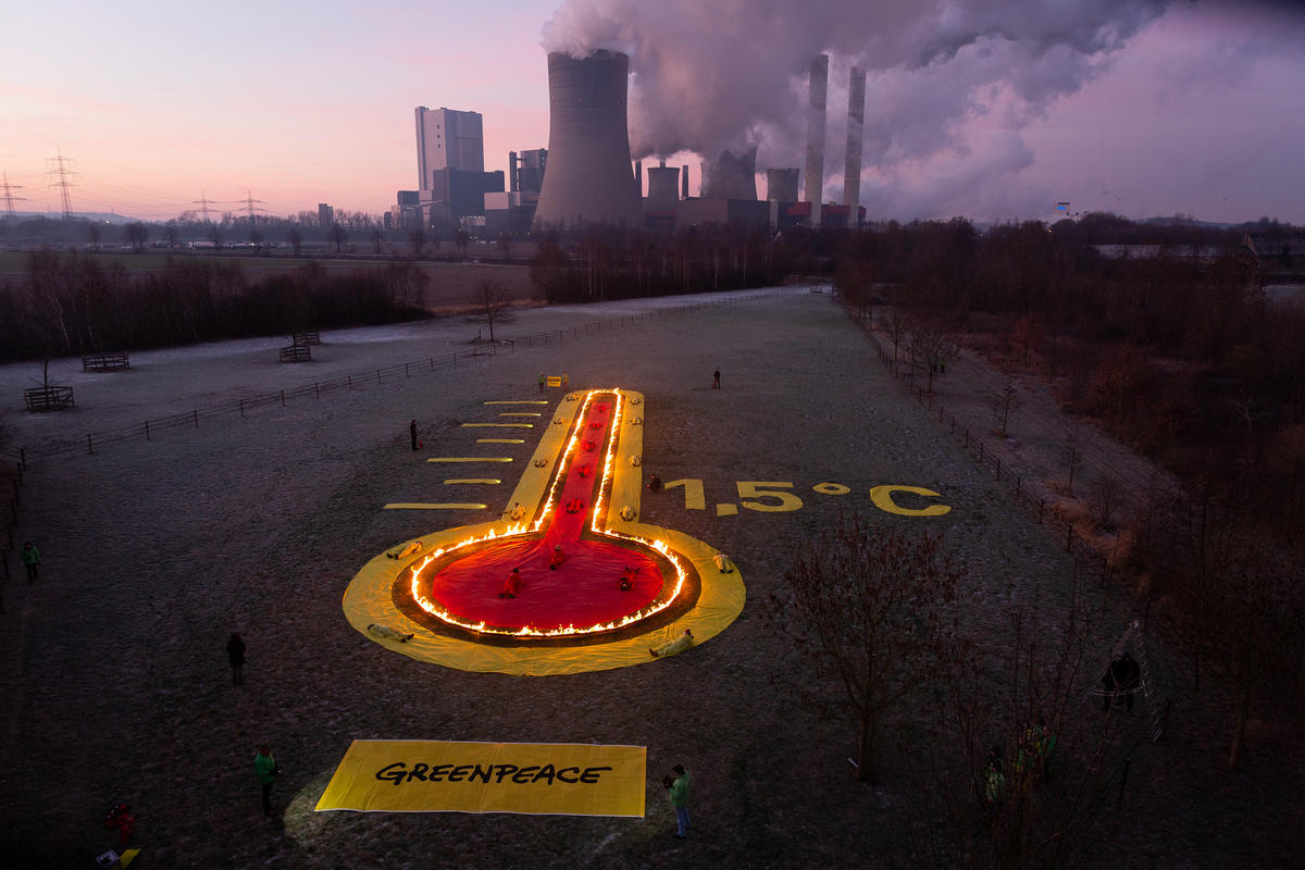 Protest at Coal Power Plant Niederaussem in Germany. © Daniel Müller / Greenpeace