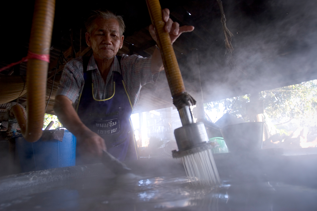 Farmer Makes Organic Noodles in Thailand. © Vinai Dithajohn / Greenpeace