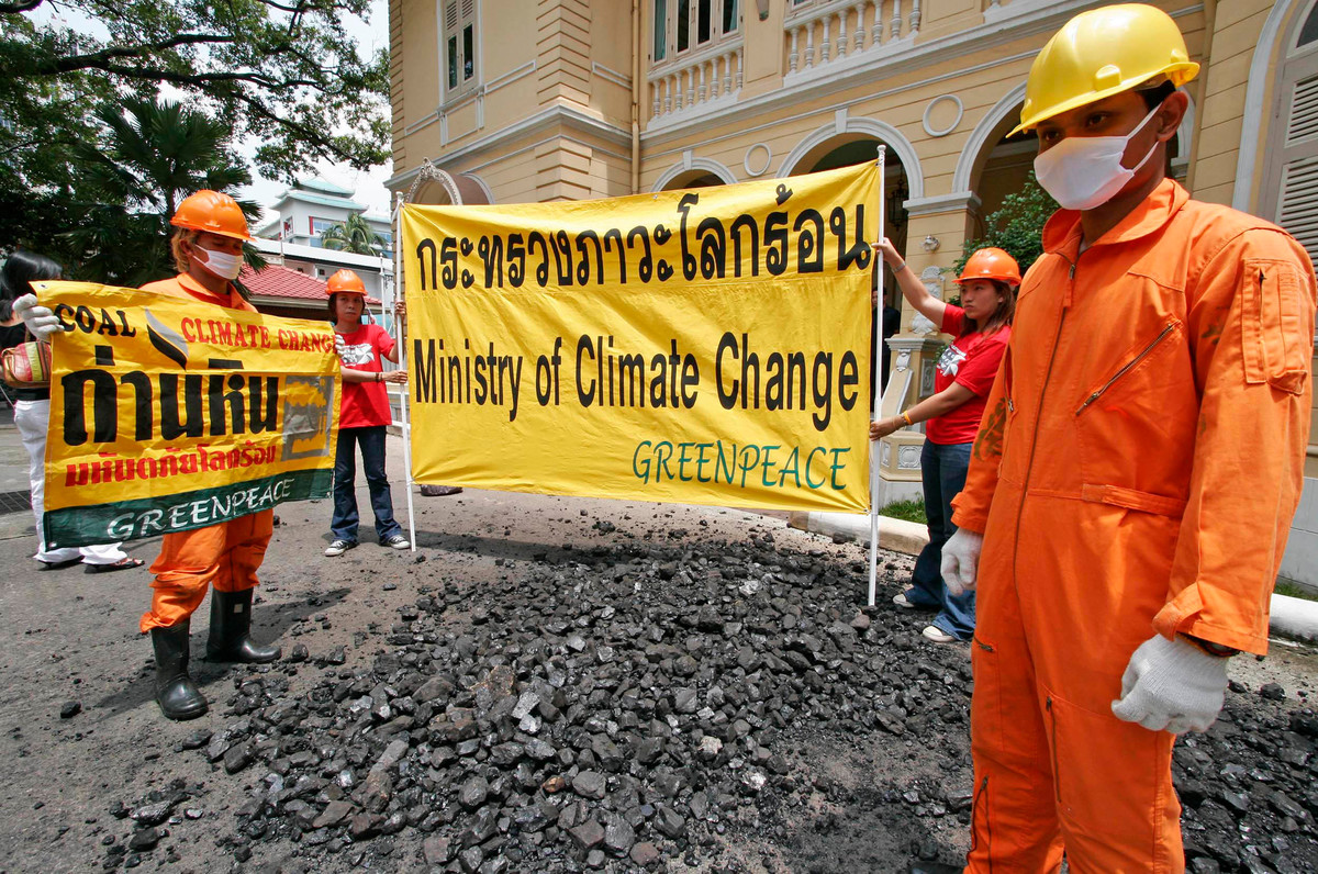 Action against Energy Policies in Thailand. © Vinai Dithajohn / Greenpeace