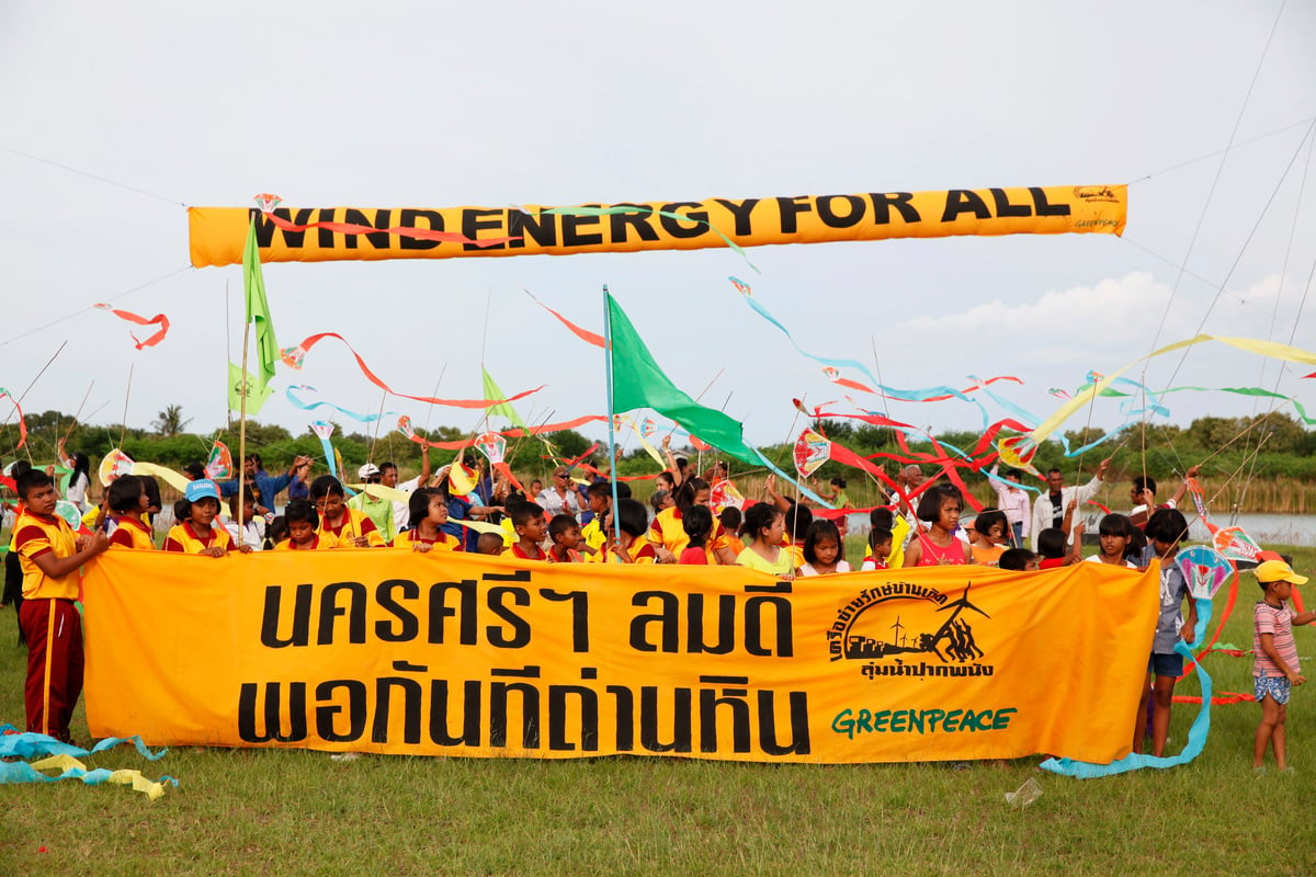 Kite Flying in Nakhon Si Thammarat. © Luke Duggleby / Greenpeace