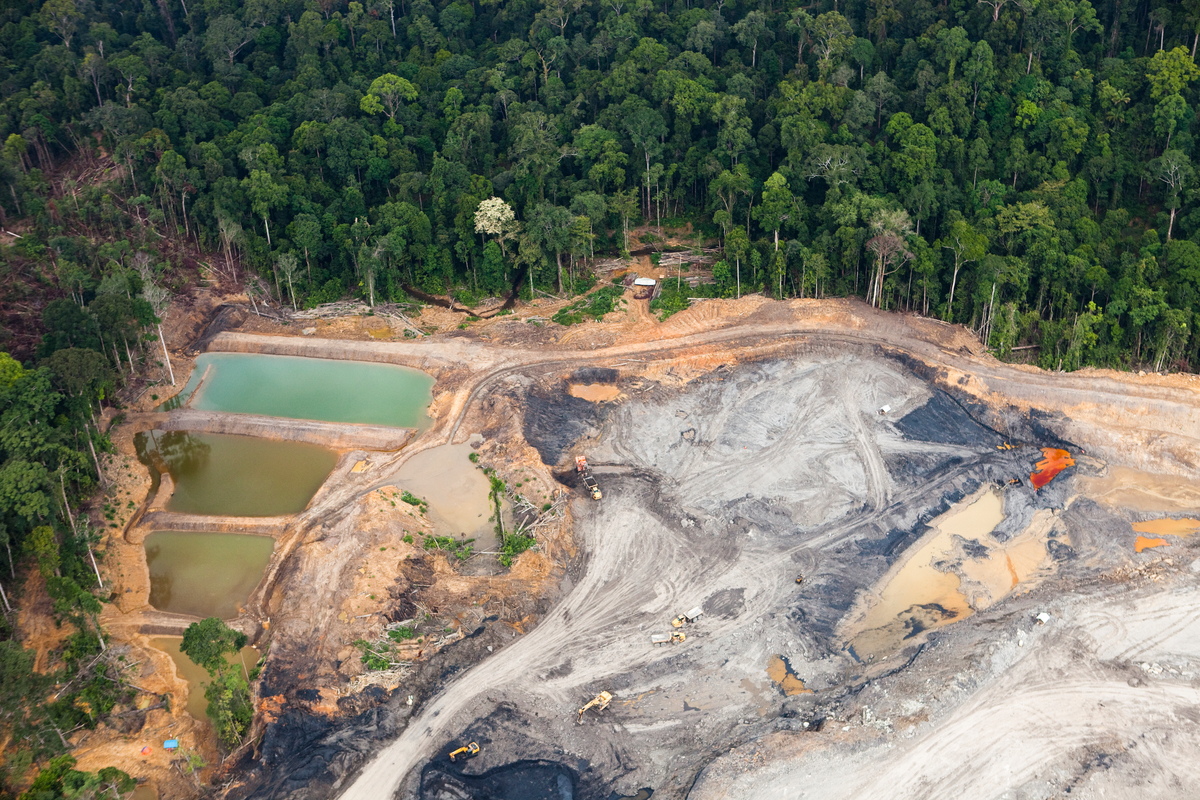 Coal Mine in Central Kalimantan. © Daniel Beltrá / Greenpeace