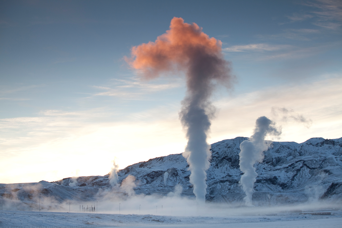 Nesjavellir Geothermal Plant in Iceland. © Steve Morgan / Greenpeace