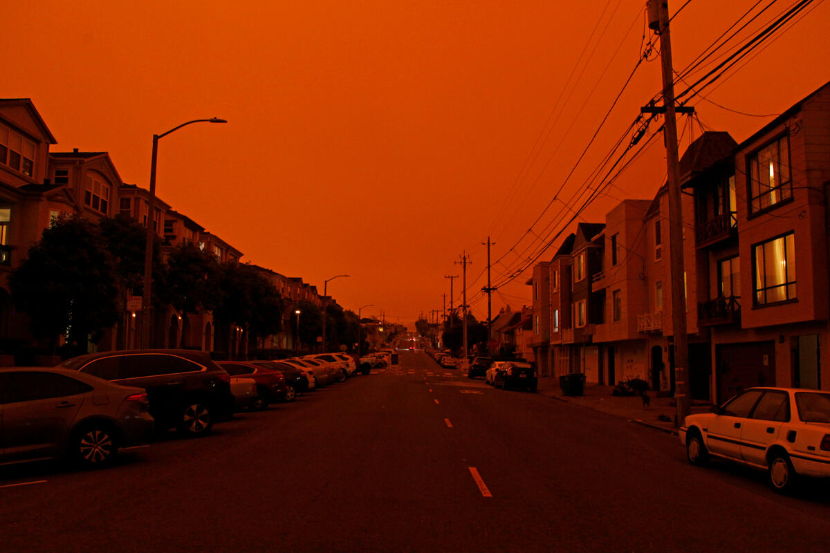 California Wildfire Smoke Obscures San Francisco. © George Nikitin / Greenpeace