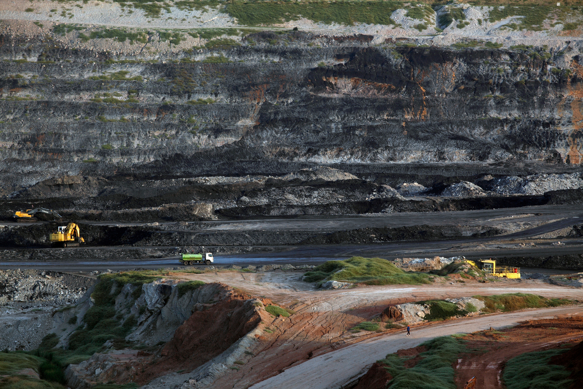 Mae Moh Coal Mine in Thailand. © Luke Duggleby / Greenpeace