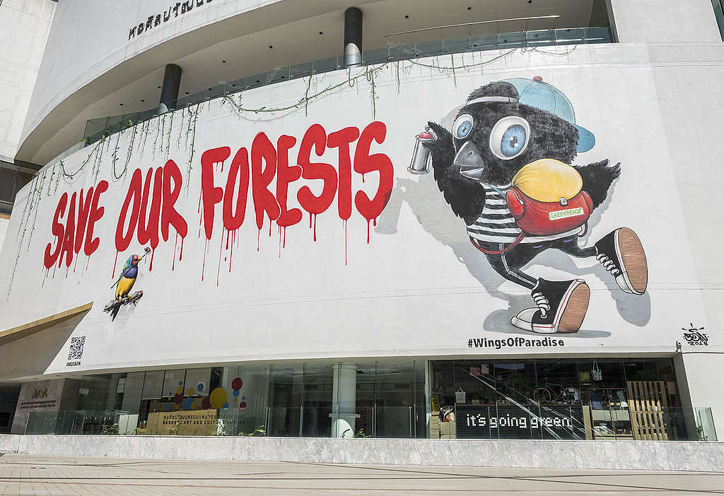 Wings of Paradise Mural in Bangkok. © Arnaud Vittet / Greenpeace