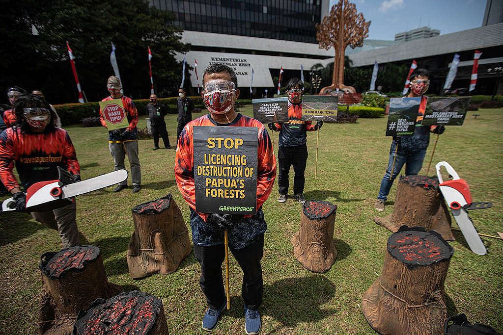 Save Papua Forest Action in Jakarta. © Jurnasyanto Sukarno / Greenpeace