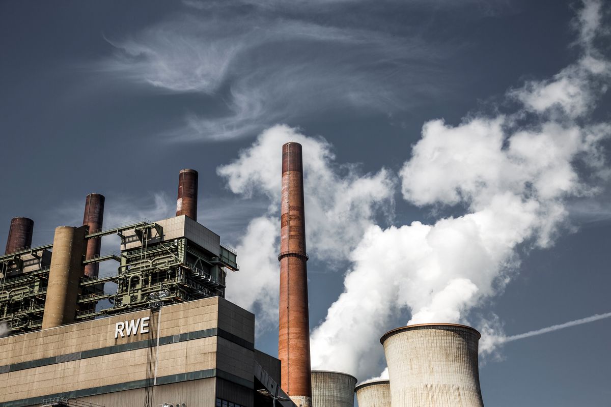 Brown Coal Power Station Neurath. © Paul Langrock / Greenpeace