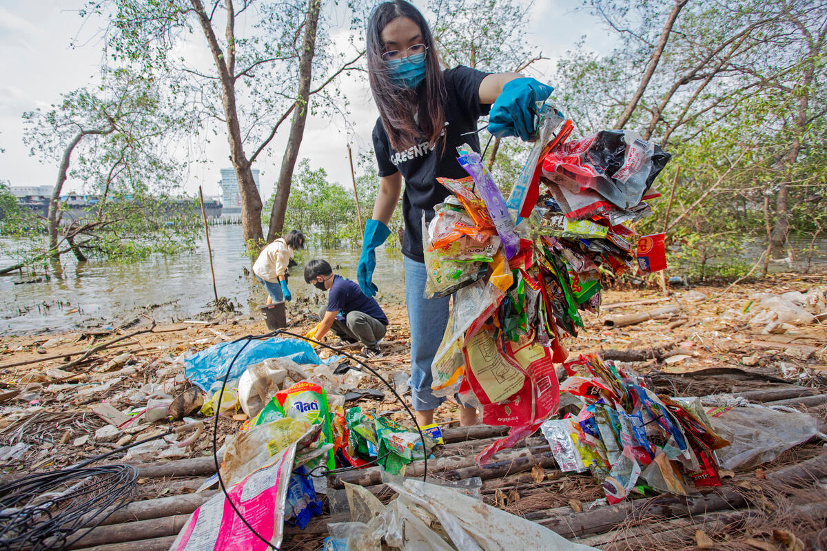 Plastic Brand Audit in Bang Kra Chao (Thailand). © Greenpeace / Chanklang  Kanthong