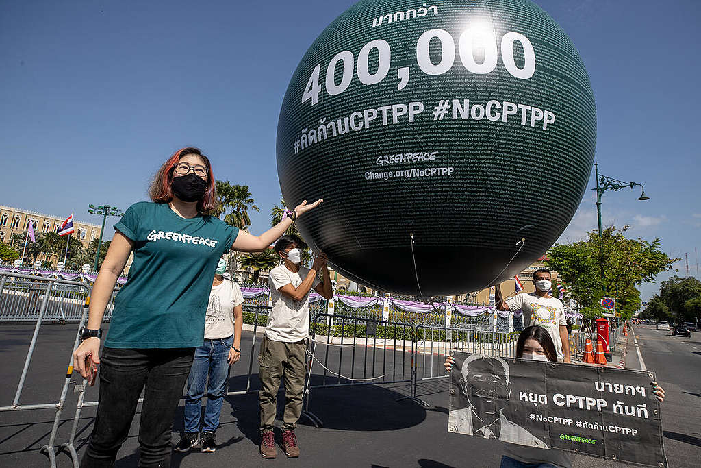 NO CPTPP Action in Bangkok. © Wason Wanichakorn / Greenpeace