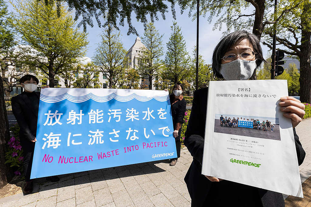 Petition against Discharging Fukushima Radiated Water in Japan. © Masaya Noda / Greenpeace