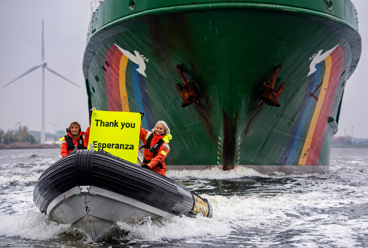 Greenpeace ship Esperanza final return to Amsterdam. © Marten  van Dijl / Greenpeace