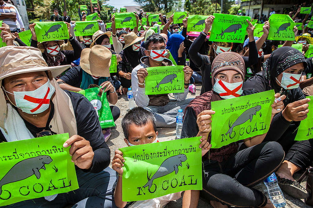 Community Protest Against Coal Project In Krabi. © Sittichai Jittatad / Greenpeace