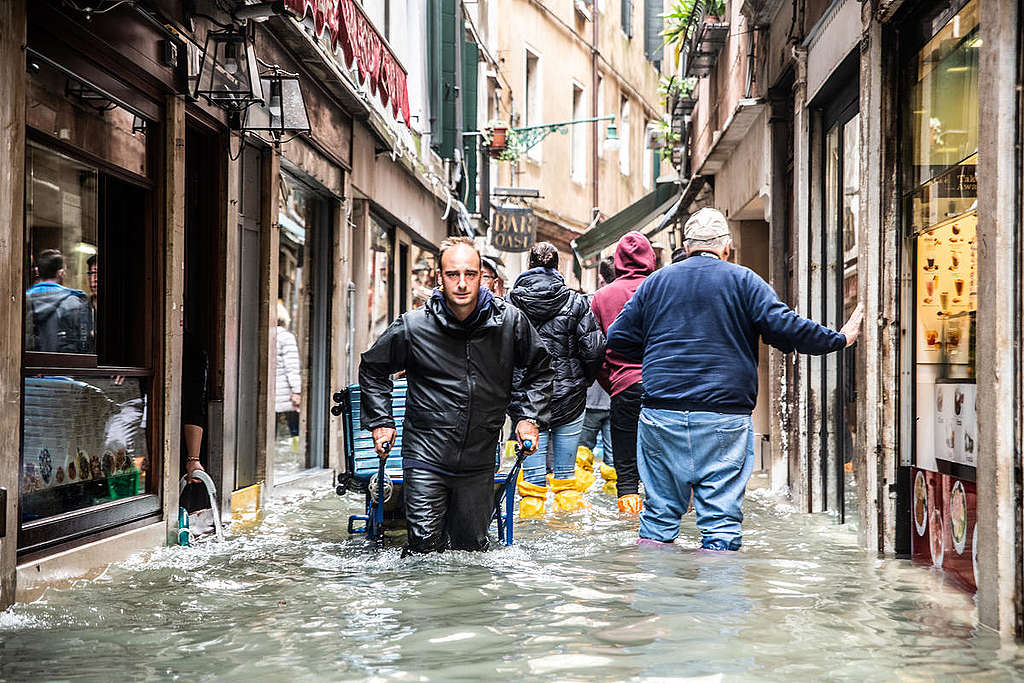 High Tide and Sea level Rise in Venice. © Giacomo Cosua / Greenpeace