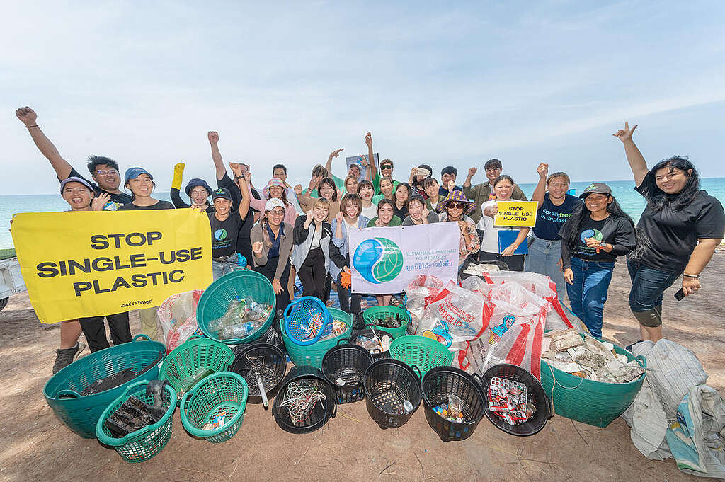 Plastic Brand Audit ณ หาดไม้ขาว จังหวัดภูเก็ต. © Songwut Jullanan / Greenpeace