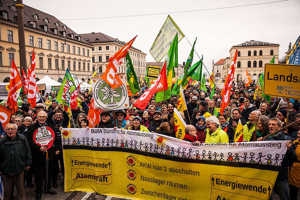 Greenpeace and BUND Naturschutz Celebrate Nuclear Phase-out in Munich. © Sonja Och / Greenpeace