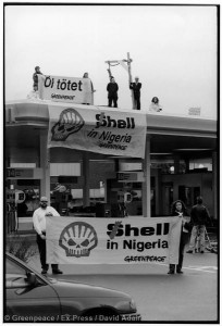 Toxics Occupation of Shell Petrol Station in ZurichToxic Besetzung Shell Tankstelle