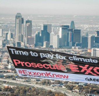 Exxon Knew Banner in Dallas