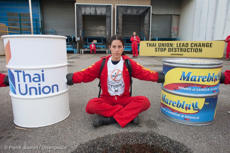 25 Greenpeace activists are blocking a Petit Navire factory part of Thai Union.